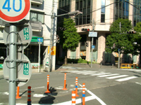 土佐堀ランプ出口を直進します